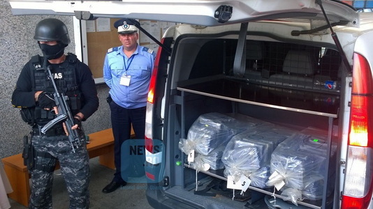 Captură record de cocaină, adusă din Portul Constanţa la sediul central al DIICOT. FOTO