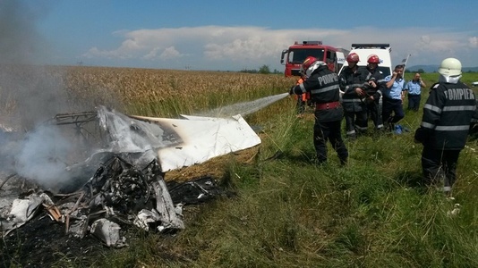 Pilotul italian al avionului prăbuşit în judeţul Braşov a murit la Spitalul Judeţean de Urgenţă Târgu Mureş