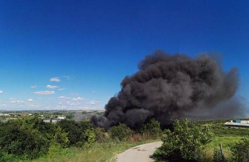 Cluj: Incendiu la un depozit de electrocasnice uzate, fără ca vreo persoană să fie rănită