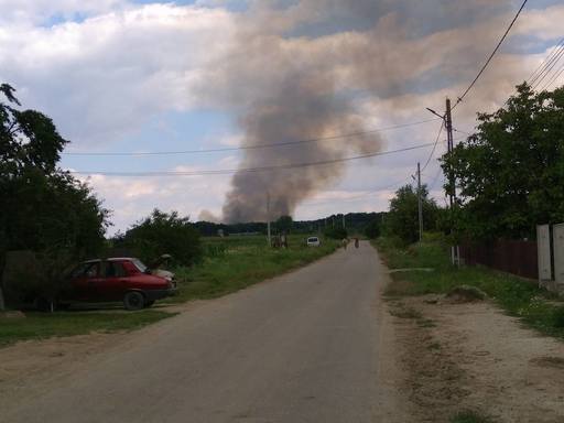 Prahova: Incendiu la o hală a unei ferme de cai şi vaci din localitatea Potigrafu