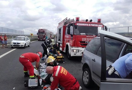 Timiş: Doi morţi şi trei răniţi, într-un accident petrecut pe şoseaua care leagă A1 de A 6, în apropiere de Lugoj - FOTO