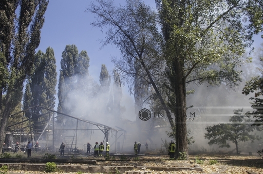 Incendiu lângă un club din zona Floreasca din Capitală (FOTO: Inquam Photos / Octav Ganea)