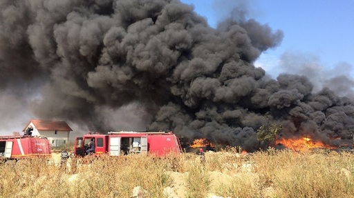 Constanţa: Incendiul de la depozitul de vopseluri a fost stins; o suprafaţă de 1.500 de metri pătraţi a fost afectată