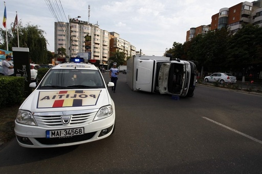 Vaslui: Bebeluş de trei luni, rănit grav, alături de mama sa de 16 ani, în urma unui accident provocat de un şofer băut