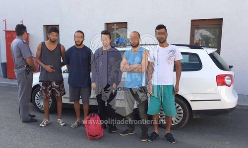 Timiş: Patru algerieni şi un marocan, prinşi în timp ce încercau să intre ilegal, pe jos, în ţară