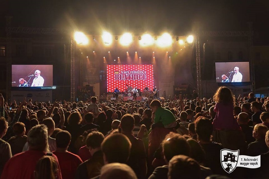 Poliţia Cluj s-a autosesizat după ce în timpul unui concert al unei formaţii maghiare au fost difuzate imagini cu Hitler, Stalin şi ISIS