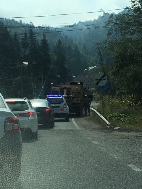 Traficul rutier, în continuare aglomerat; pe Valea Prahovei se circulă de trei ore în coloană