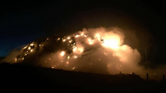 Incendiu puternic la o fabrică de prelucrare a lemnului din Gheorgheni; se intervine cu nouă autospeciale