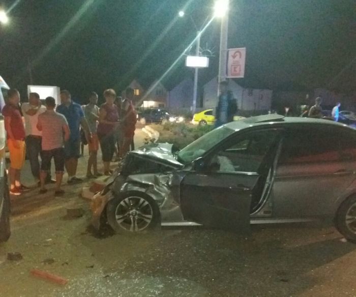 Constanţa: Două persoane au murit şi patru au fost rănite după ce două maşini s-au ciocnit pe DN 22