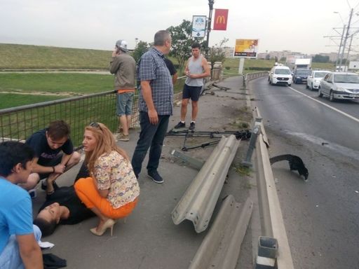 Reporter de televiziune, accidentat grav în Bucureşti în timpul unei relatări. FOTO