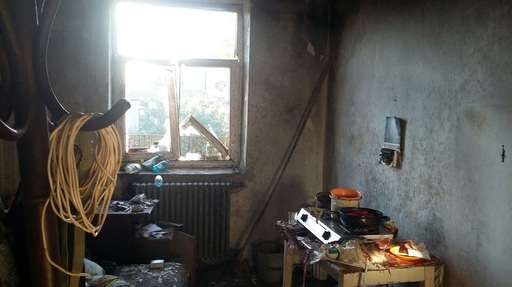 Bărbat rănit şi 13 garsoniere afectate în urma exploziei unei butelii într-un bloc din Medgidia - FOTO