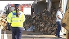 Prahova: Circulaţia pe DN 1, deviată pentru repunerea pe roţi a unui camion încărcat cu lemne care s-a răsturnat pe şosea