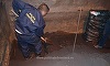 Galaţi: Ţigări de contrabandă ascunse sub minereul dintr-un tren de marfă venit din Republica Moldova, descoperite de poliţiştii de frontieră - FOTO

