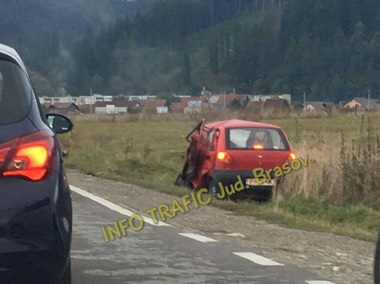 Un bărbat a murit şi altul a fost rănit, după ce două maşini s-au ciocnit pe DN 73, în judeţul Braşov