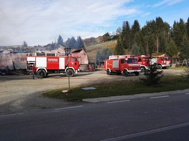 Incendiu într-un complex turistic din judeţul Caraş-Severin unde vara se organizează Festivalul de Jazz de la Gărâna - FOTO