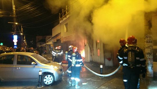 Incendiu la un service de pe Şoseaua Berceni/Foto: ISU Bucureşti - Ilfov