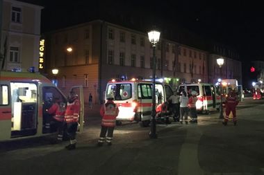 Doar patru persoane dintre cele evacuate din blocul din Bistriţa unde a avut loc o explozie, cazate în centrul primăriei