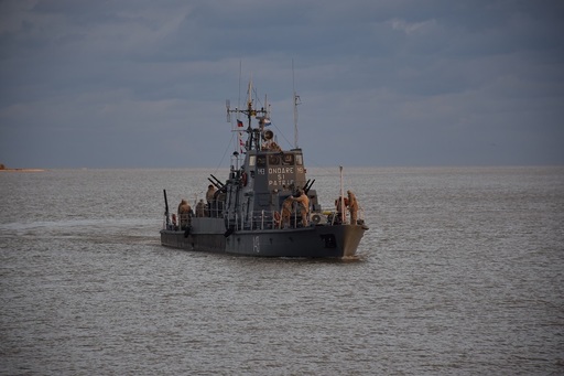 Marinarii militari au participat la antrenamente de supraveghere a traficului pe Dunăre şi trageri cu muniţie - FOTO