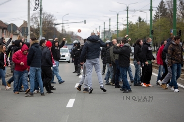 Arad: Violenţe stradale înainte de un meci UTA - ASU Poli Timişoara, un tânăr fiind dus la spital
