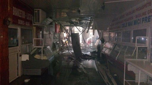 UPDATE - Hala Obor din Capitală, evacuată de pompieri în urma unui incendiu care a afectat structura de rezistenţă. Incendiul a fost stins după aproximativ patru ore - FOTO, VIDEO