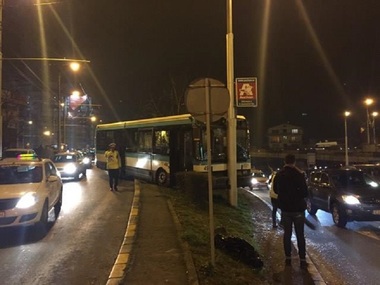 Cluj: Patru persoane, duse la spital cu traumatisme minore, contuzii şi luxaţii, după accidentul din cartierul Mărăşti