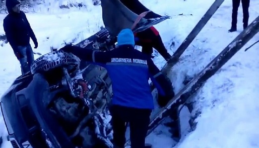 Turişti care au derapat cu maşinile pe trasee montane din Bucegi, salvaţi de echipe de jandarmi montani în ultimele 24 de ore - FOTO, VIDEO