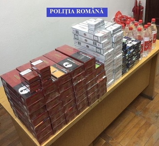 Timiş: Nouă percheziţii la suspecţi de contrabandă cu ţigări şi operaţiuni ilegale cu produse pirotehnice; 24.000 de ţigări şi 95 de obiecte pirotehnice, confiscate