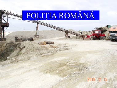 Galaţi: 30.000 de metri cubi de agregate minerale şi 12 utilaje, indisponibilizate în urma unor percheziţii la persoane bănuite de evaziune fiscală