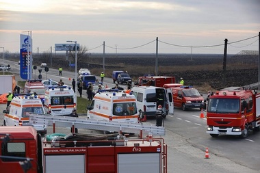 Buzău: Amplu exerciţiu de simulare a două accidente cu victime multiple şi cu activarea codului roşu de intervenţie; 120 de forţe de interveţie au fost implicate