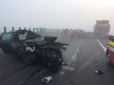 O persoană a murit şi alte două au fost rănite într-un accident pe Autostrada Soarelui, în care au fost implicate trei autovehicule; circulaţia este blocată - UPDATE, FOTO