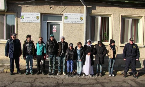 Zece irakieni care au încercat să intre ilegal în România din Bulgaria, prinşi de poliţiştii de frontieră de la Garda de Coastă