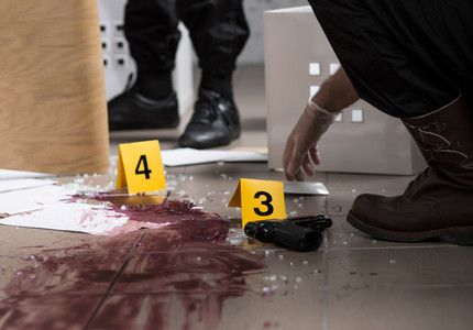 Sibiu: Un bărbat a murit după ce a fost bătut de alţi doi bărbaţi cu care a băut în casa unuia dintre ei