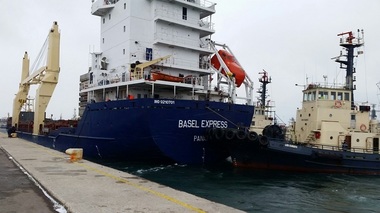 Constanţa: Operaţiunea de salvare a navei care plutea în derivă pe mare s-a încheiat cu succes, acţiunea a durat 18 ore