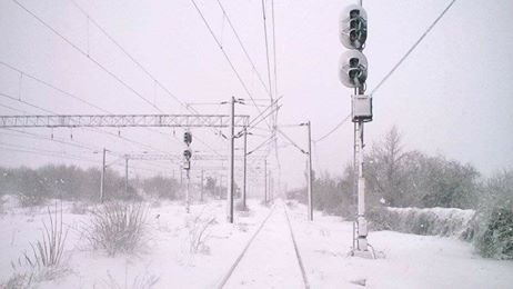 Trafic feroviar oprit în judeţul Brăila; o linie de cale ferată s-a fisurat din cauza temperaturilor scăzute