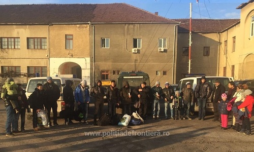 Arad: 21 de migranţi solicitanţi de azil în România, prinşi când încercau să treacă graniţa în Ungaria