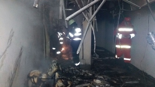 Incendiu într-un hotel de patru stele din Eforie Nord, 15 turişti au fost evacuaţi - FOTO