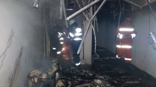 Bărbat internat la terapie intensivă, cu arsuri de căi respiratorii, în urma unui incendiu la mall-ul Sun Plaza din Capitală