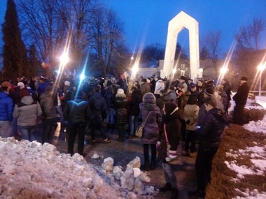 Aproximativ 200 de persoane la protestul de la Galaţi: ”Legea-i lege pentru toţi, nu-i făcută pentru hoţi!” - FOTO