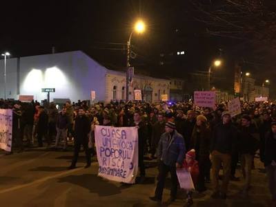 Protestul din Cluj-Napoca s-a încheiat, peste 10.000 de oameni au mărşăluit prin oraş