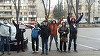 Aproximativ 60 de persoane au protestat la prânz în faţa Prefecturii din Timişoara, cu bandă adezivă lipită pe gură - FOTO