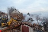Mureş: Trei persoane, rănite după o explozie produsă într-o locuinţă din Reghin şi care a fost urmată de un incendiu - FOTO
