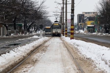 Linia tramvaiului 47 din Capitală a fost blocată din cauza unui autoturism parcat neregulamentar
