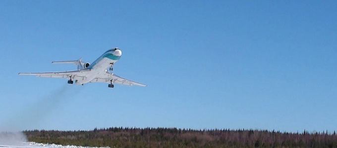 Incident pe Aeroportul din Timişoara, după ce un avion cargo a ieşit pe spaţiul verde în timpul unor manevre pentru decolare