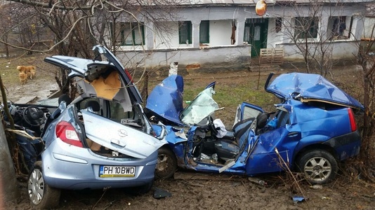 Accident grav pe DN1, între Bucureşti şi Ploieşti: Un bărbat a murit înainte de a fi preluat de elicopterul SMURD. Un alt rănit este în comă