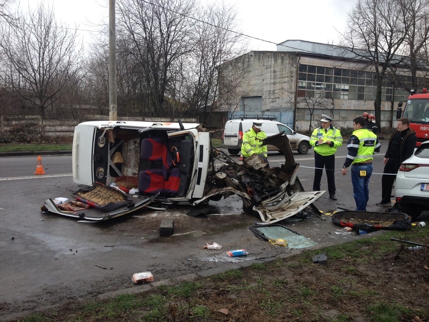 Un mort şi patru răniţi, între care doi copii, în urma unui accident produs pe DN 5, la ieşire din municipiul Giurgiu - FOTO