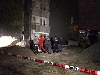 Adolescentă moartă, după ce a căzut de la balconul unui bloc turn din Sibiu din cauză că s-a rupt balustrada