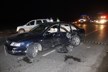 Buzău: Şapte persoane la spital, după ce două maşini care circulau în acelaşi sens s-au ciocnit când unul dintre şoferi a vrut să întoarcă - FOTO