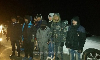Cinci pakistanezi şi 11 irakieni, prinşi când încercau să intre ilegal în ţară, din Serbia
