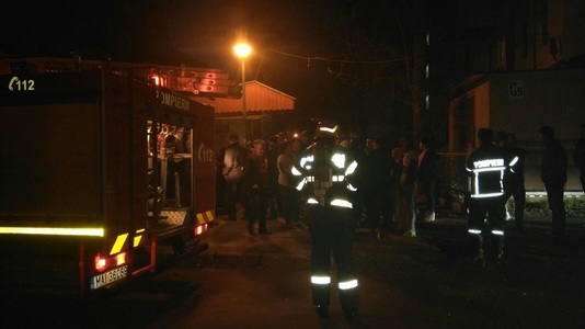Incendiu într-o garsonieră din Rovinari. Un bărbat de 37 de ani şi-a pierdut viaţa  - UPDATE