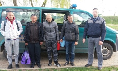 Timiş: Patru albanezi care au interdicţie să intre în Spaţiul Schengen, prinşi de poliţiştii de frontieră la graniţa cu Serbia
